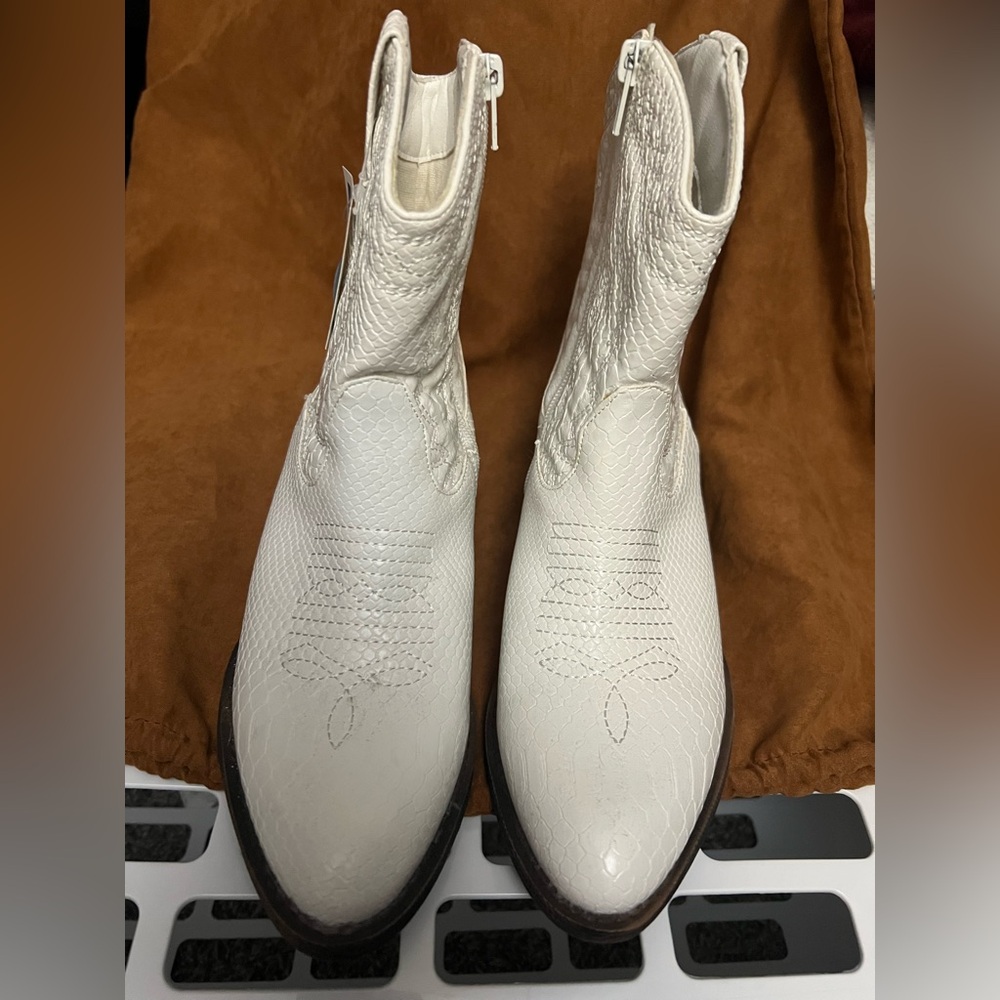 White Women’s Boots